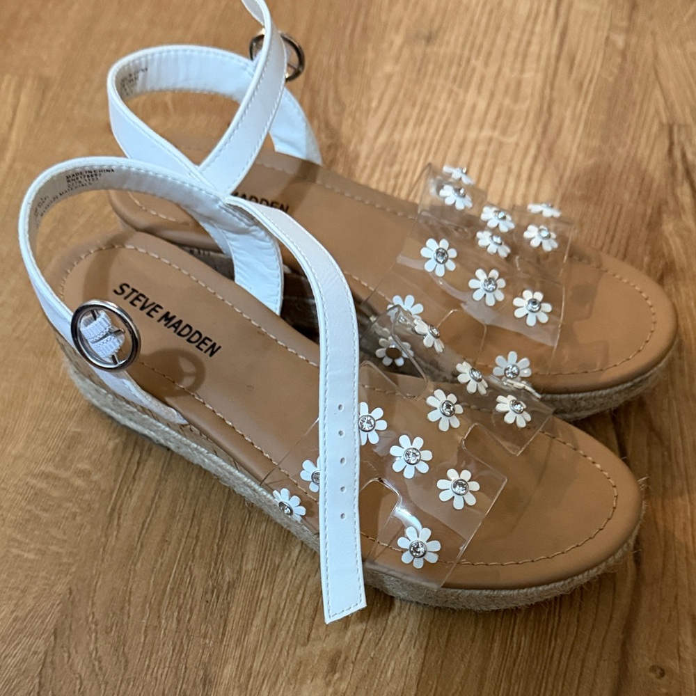 Steve Madden Tan and White Floral Kids Sandals